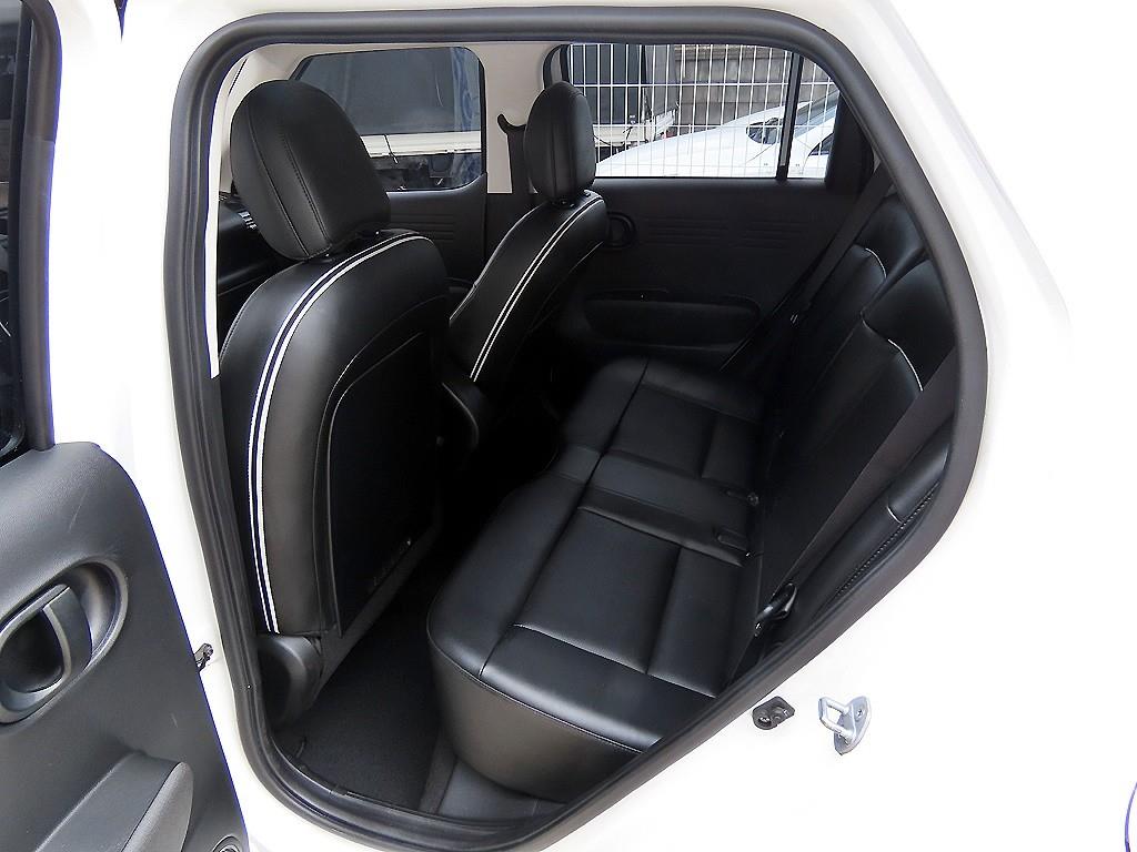 HYUNDAI Casper - Vista 6