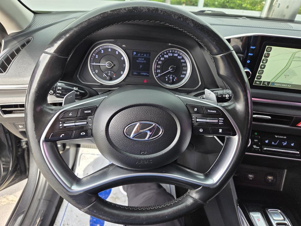 HYUNDAI Sonata - Vista 11
