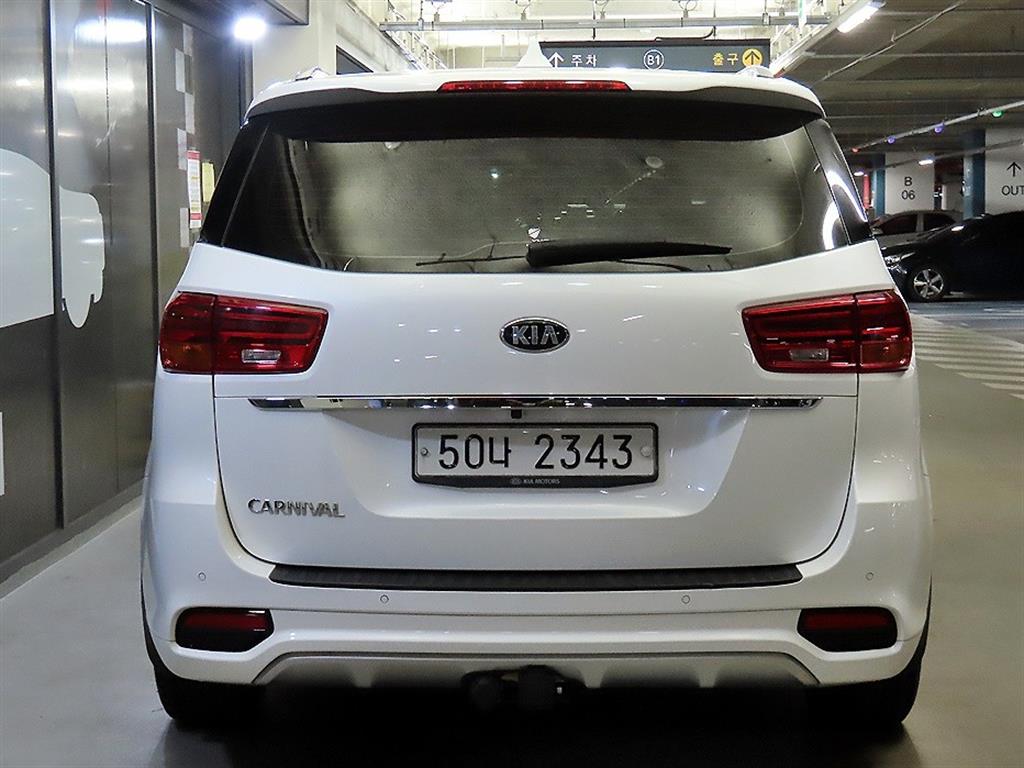 KIA Carnival - Vista 5