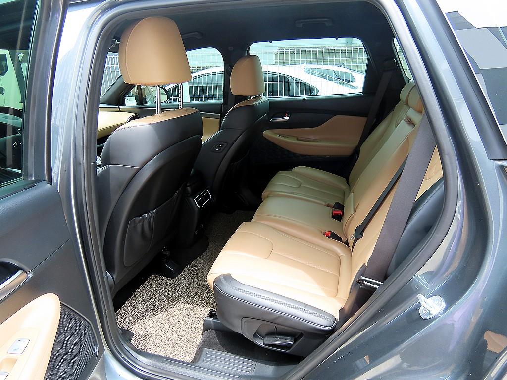 HYUNDAI Santa Fe - Vista 6
