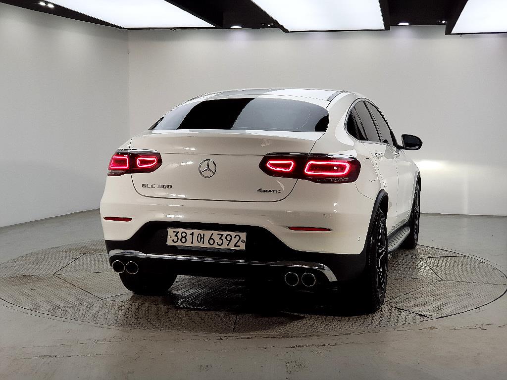 Mercedes Benz GLC Class - Vista 3