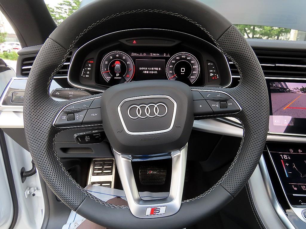 Audi Q8 - Vista 8