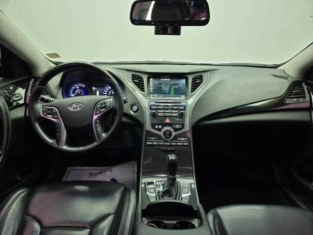 HYUNDAI Grandeur - Vista 7