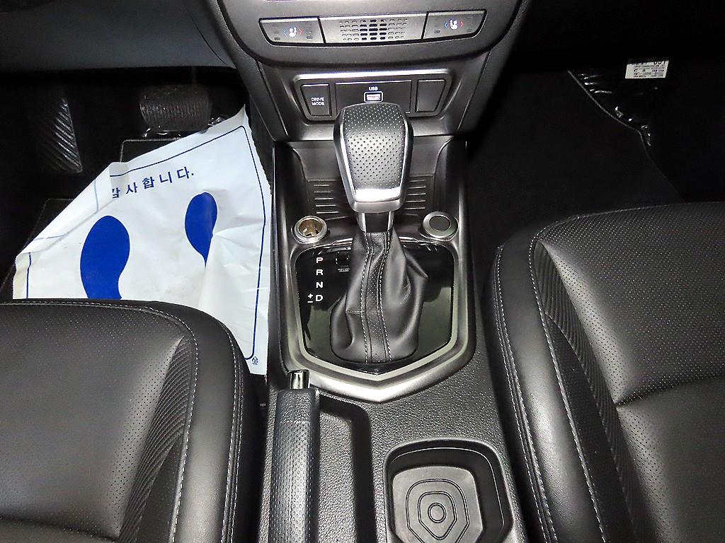 Ssangyong Tivoli - Vista 12