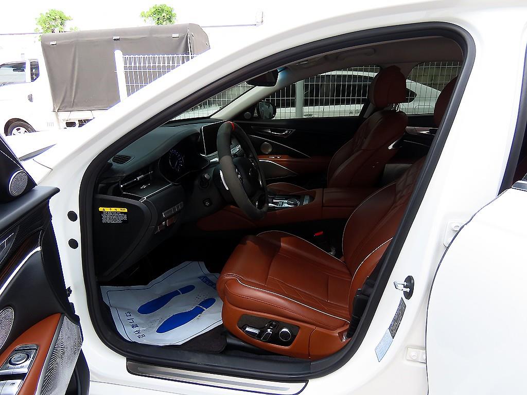 KIA K9 - Vista 5