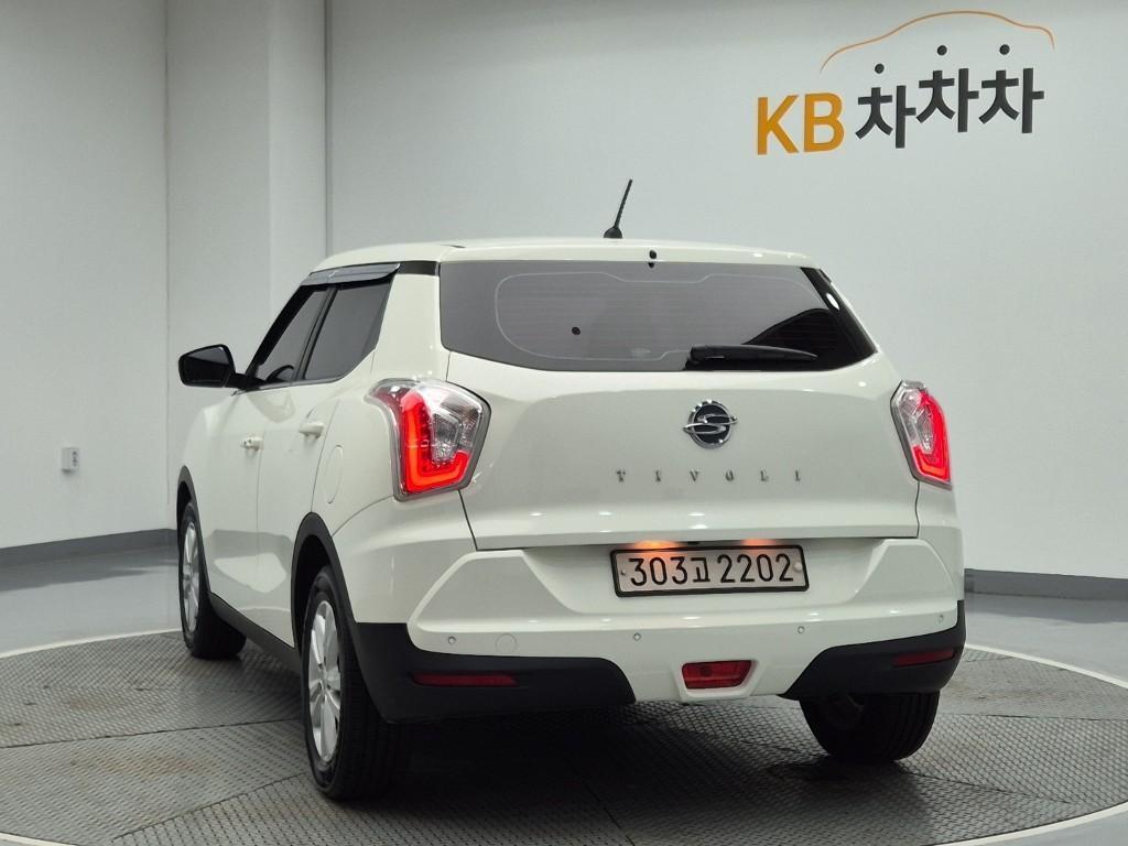 Ssangyong Tivoli - Vista 2