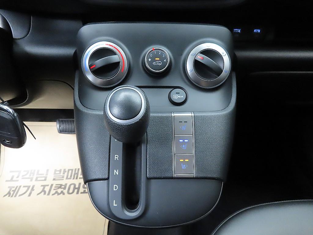 HYUNDAI Casper - Vista 10