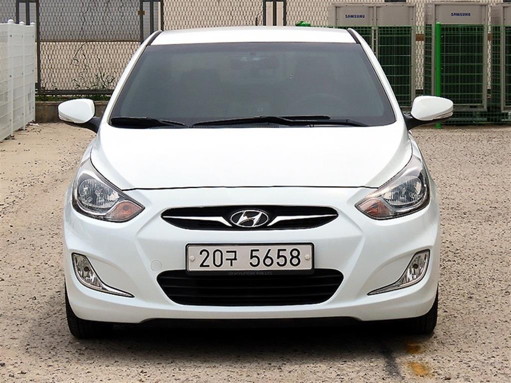 HYUNDAI Accent 2014 Blanco - Importación desde Corea - HF Imports Iquique - Foto 1