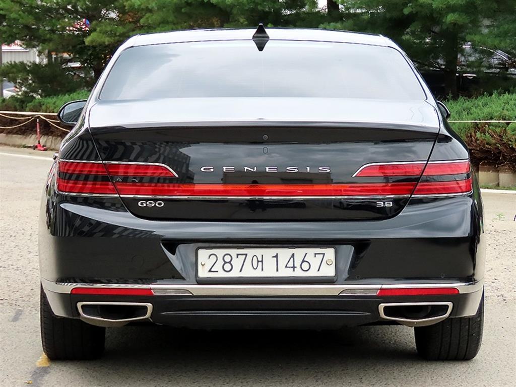 Genesis G90 - Vista 4