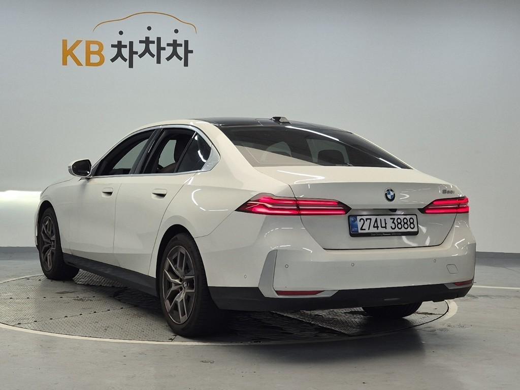 BMW 5 Series - Vista 2