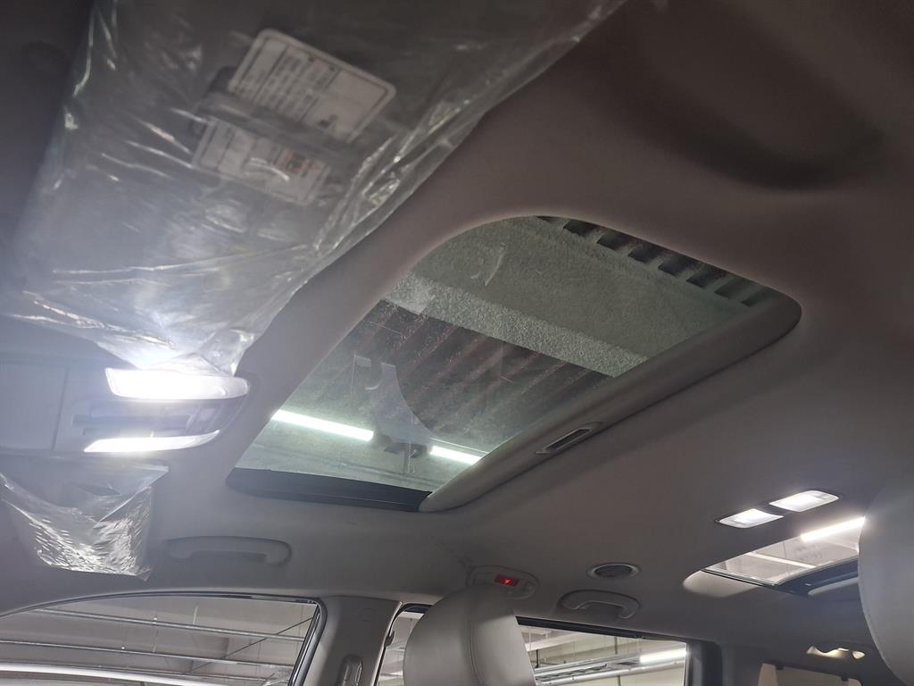 KIA Carnival - Vista 5