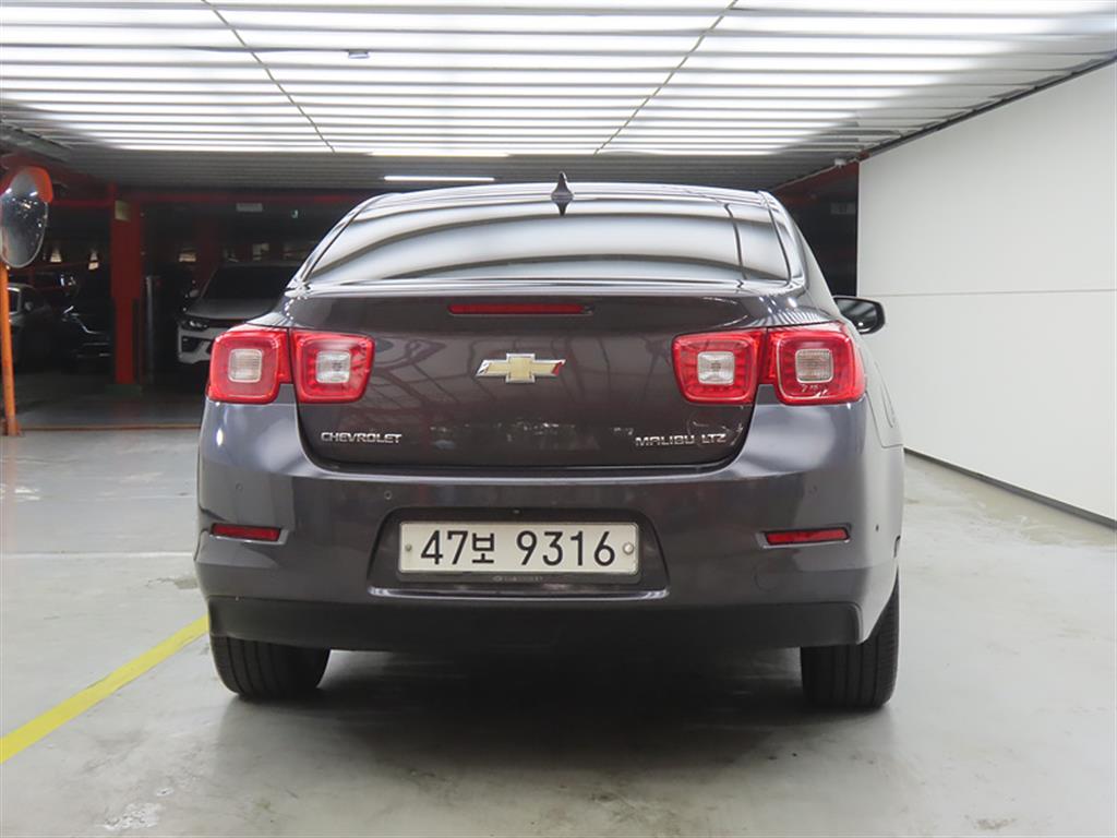 Chevrolet Malibu - Vista 3
