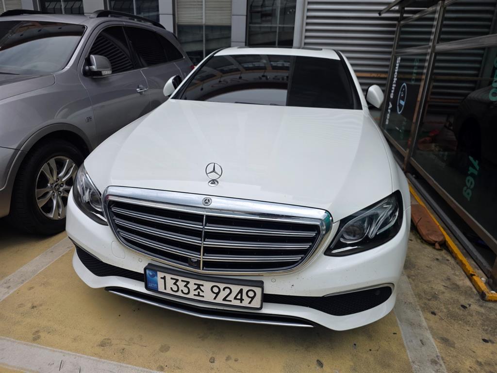 Mercedes Benz E class 2018 Blanco - Importación desde Corea - HF Imports Iquique - Foto 1