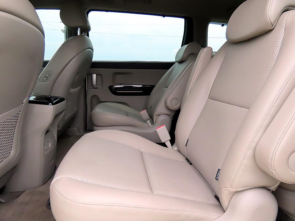KIA Carnival - Vista 6