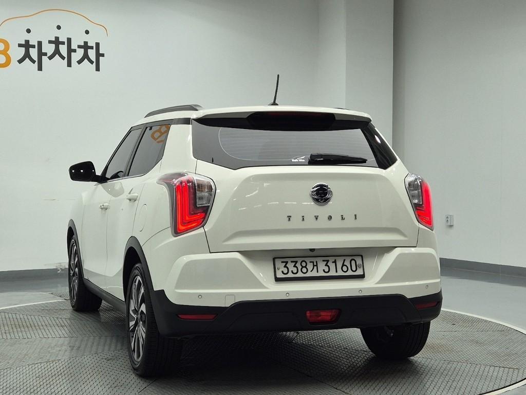 Ssangyong Tivoli - Vista 2