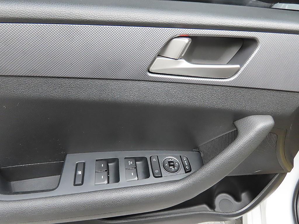 HYUNDAI Sonata - Vista 10