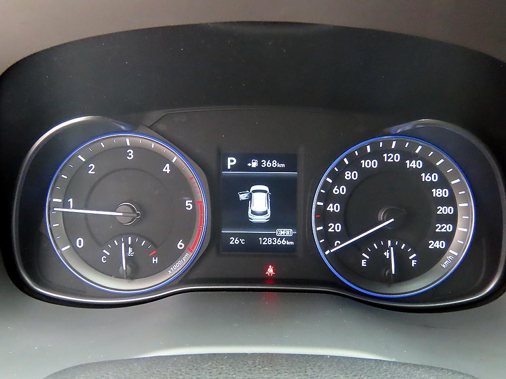 HYUNDAI Kona - Vista 9