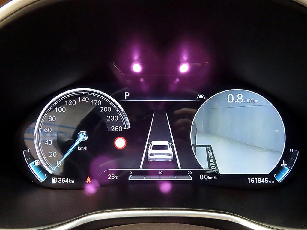 Genesis G80 - Vista 8