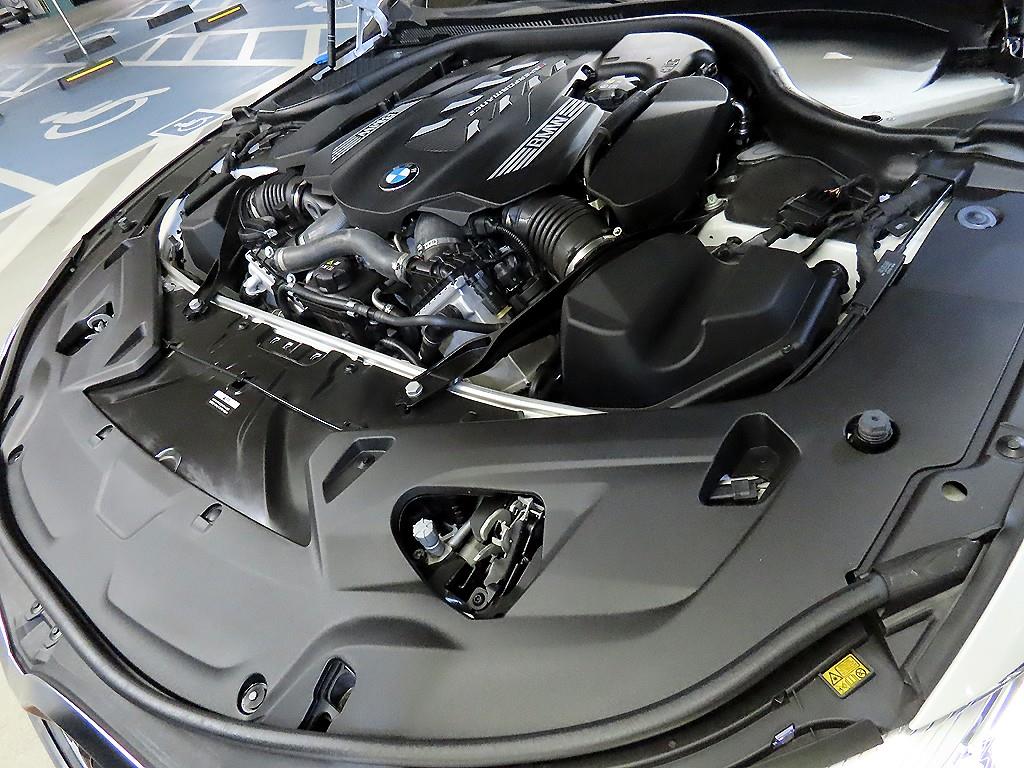 BMW 8 Series 2023 Blanco - Importación desde Corea - HF Imports Iquique - Foto 19