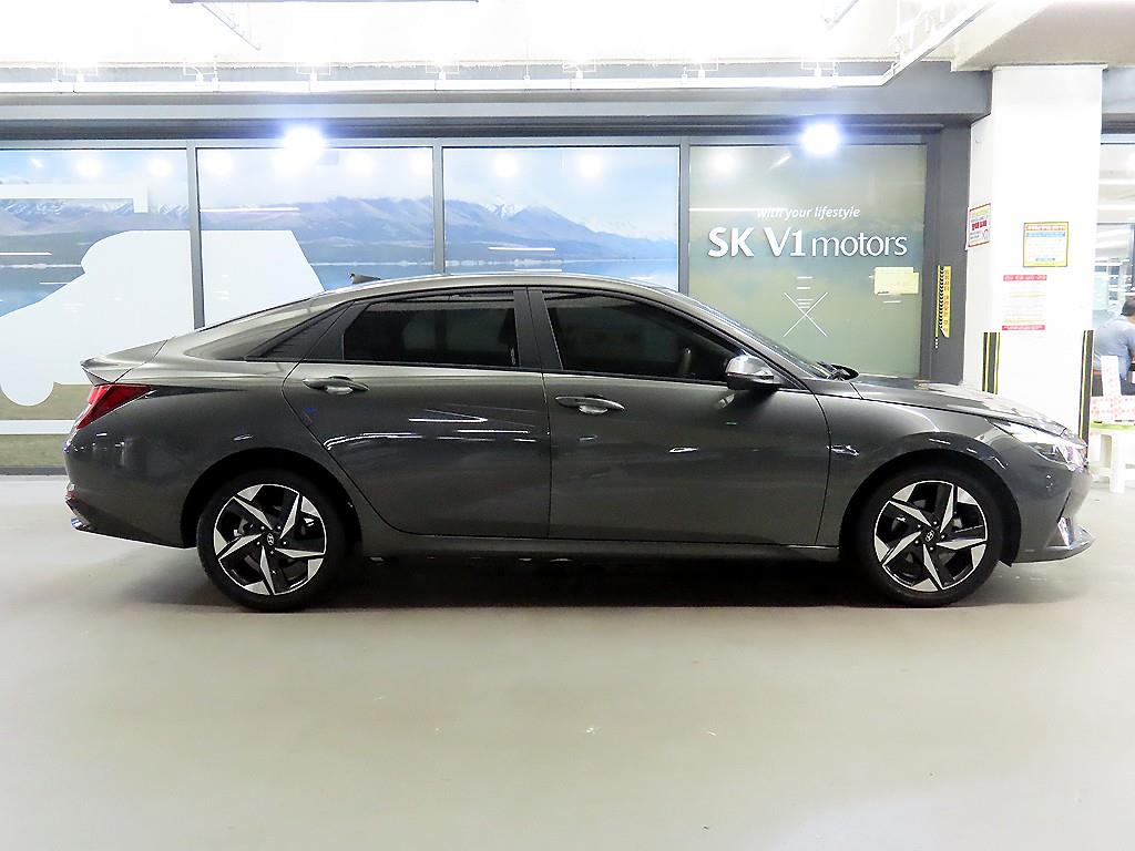 HYUNDAI Avante - Vista 3