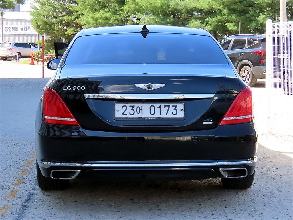 Genesis EQ900 - Vista 4