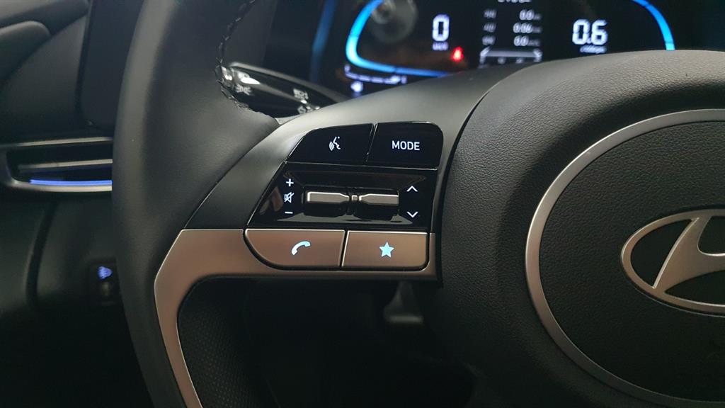 HYUNDAI Avante - Vista 11