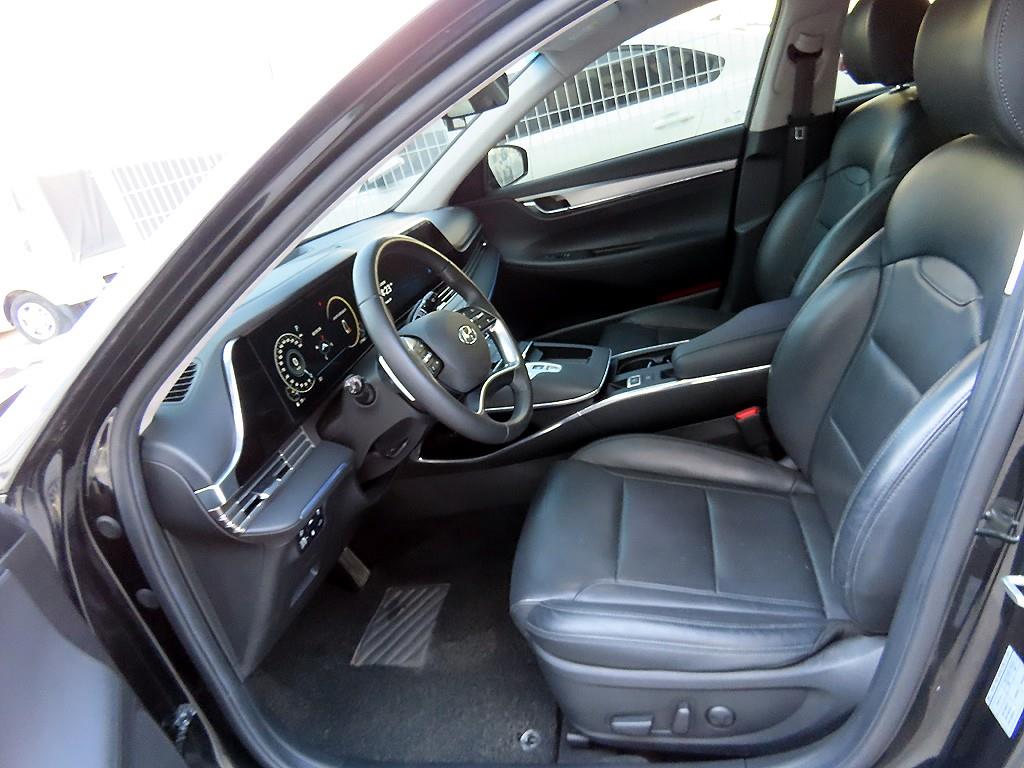 HYUNDAI Grandeur - Vista 5