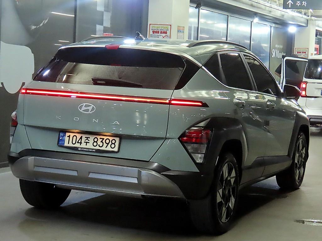 HYUNDAI Kona - Vista 4