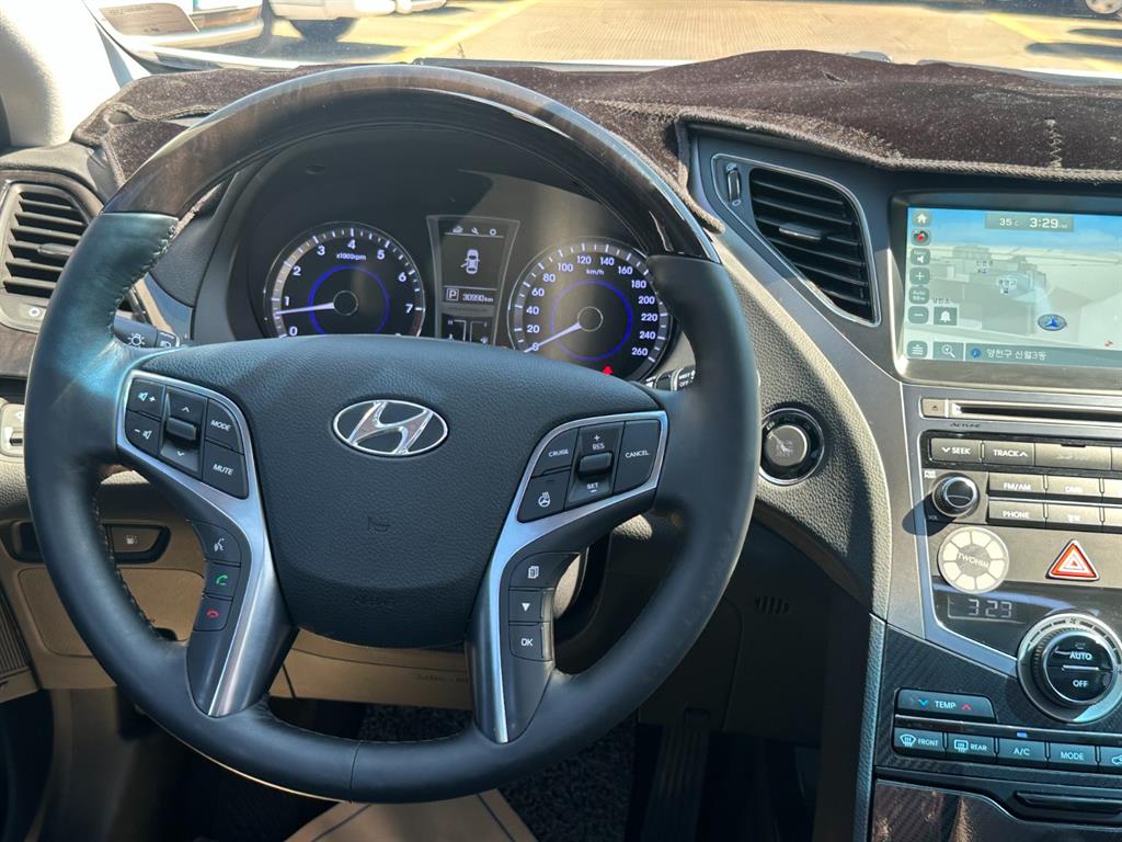 HYUNDAI Grandeur - Vista 8