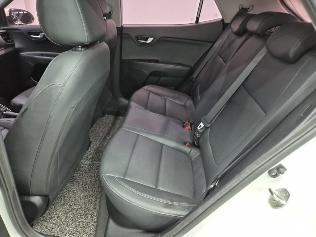 KIA Stonic - Vista 12