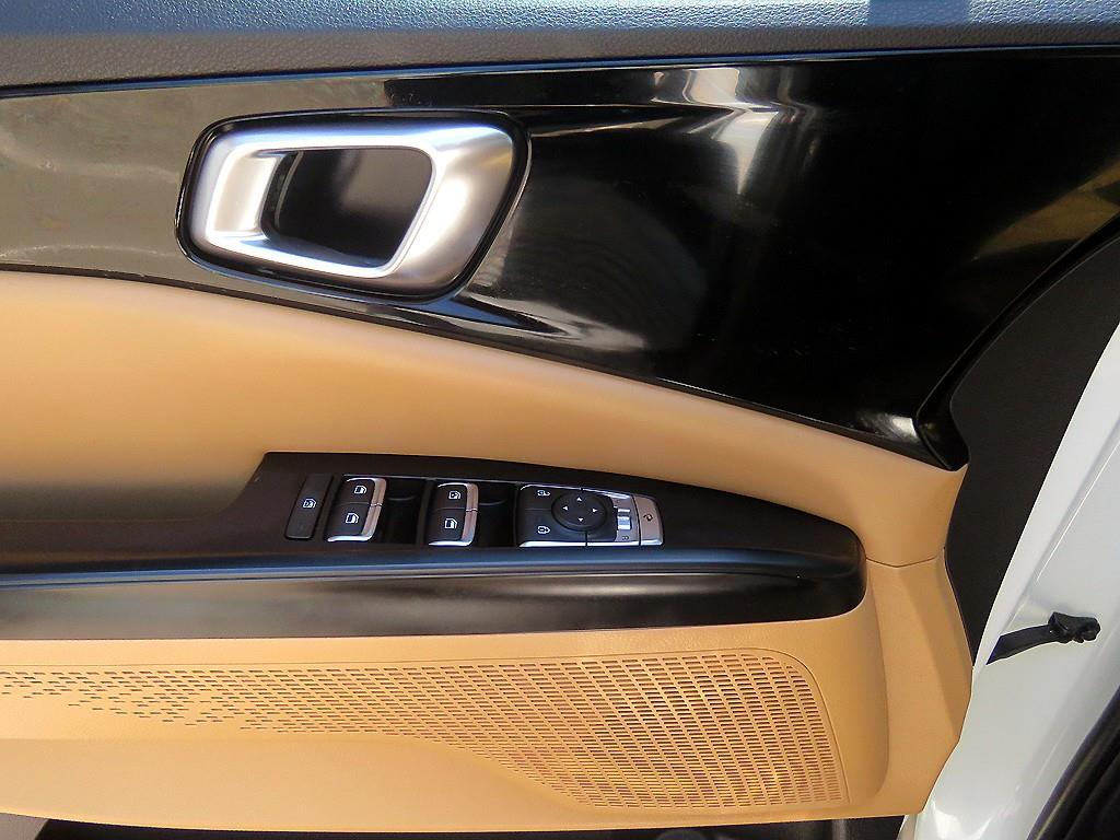 KIA Carnival - Vista 11