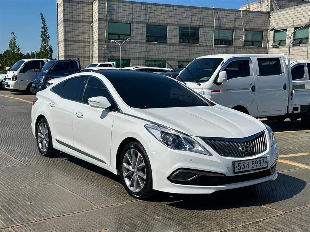 HYUNDAI Grandeur - Vista 5