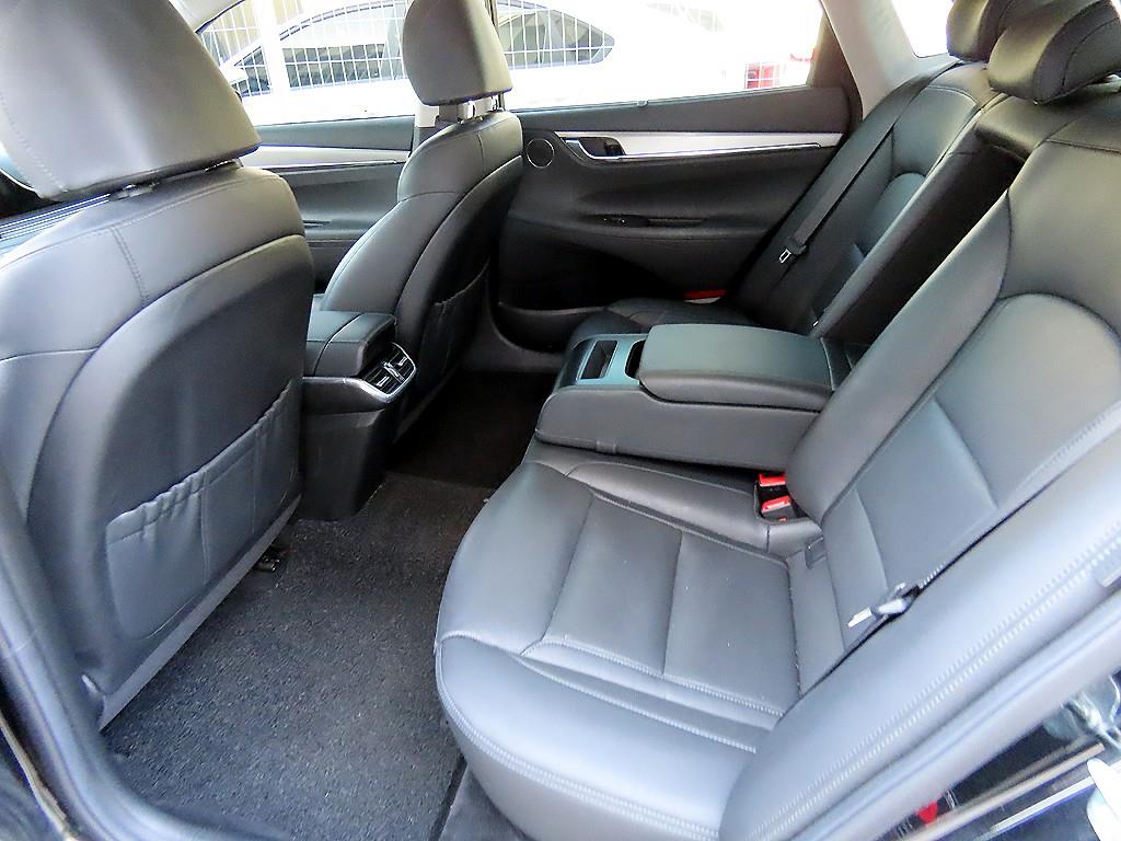 HYUNDAI Grandeur - Vista 6