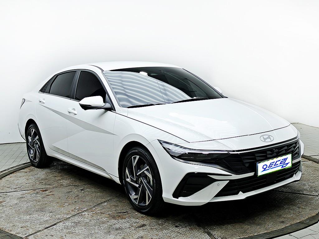 HYUNDAI Avante - Vista 2