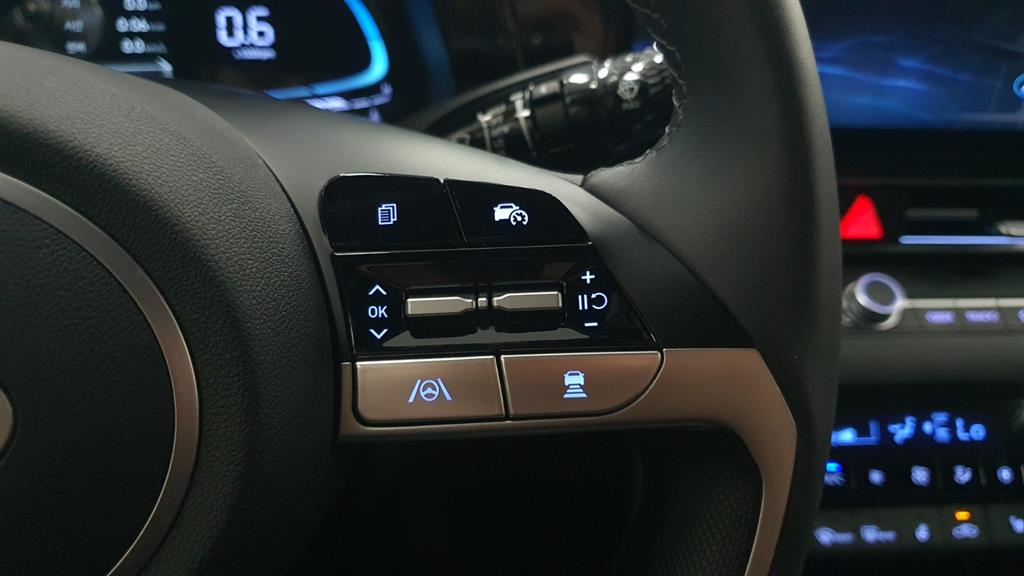HYUNDAI Avante - Vista 12