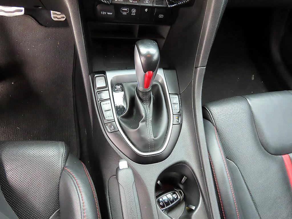 HYUNDAI Veloster - Vista 11