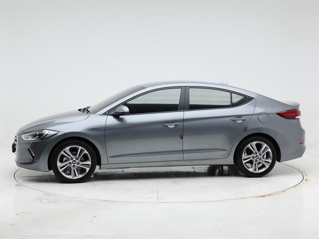HYUNDAI Avante - Vista 3