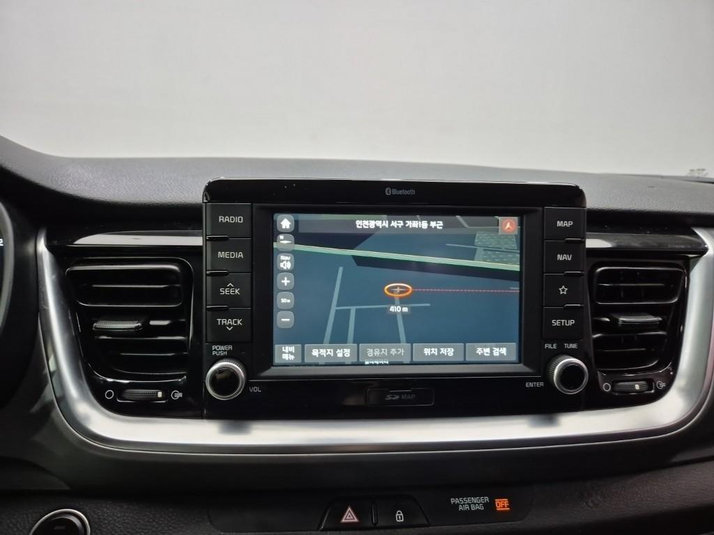 KIA Stonic 2017 Blanco - Importación desde Corea - HF Imports Iquique - Foto 13