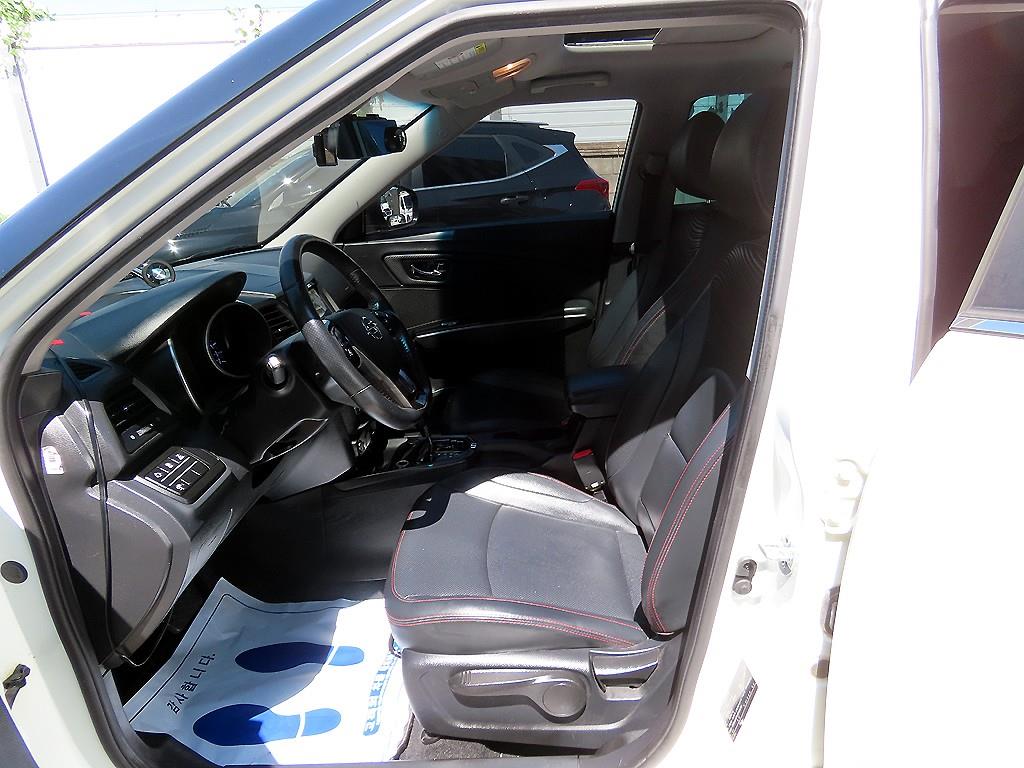 Ssangyong Tivoli - Vista 5