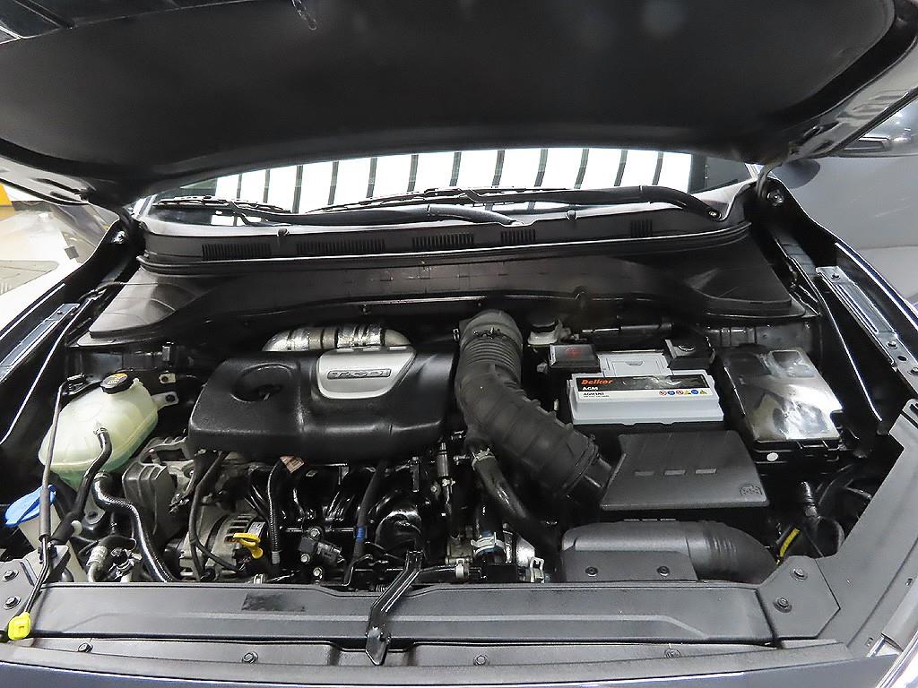 HYUNDAI Kona - Vista 8