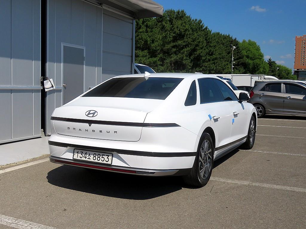 HYUNDAI Grandeur - Vista 4