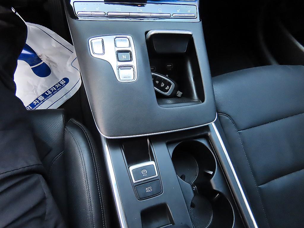 HYUNDAI Grandeur - Vista 10