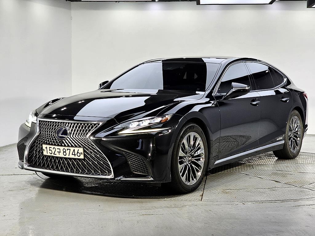 Lexus LS