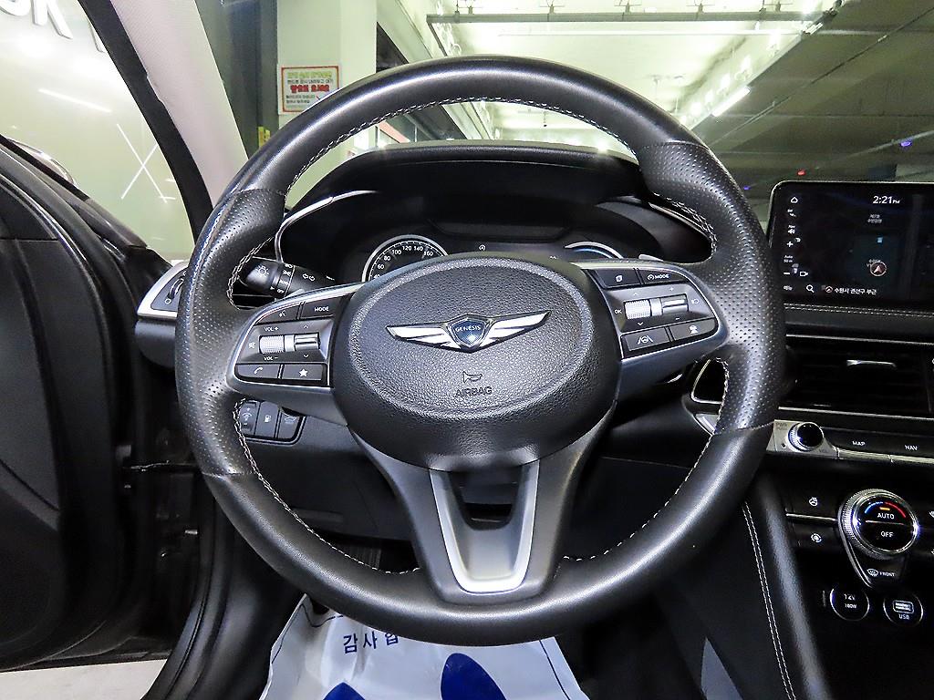 Genesis G70 - Vista 8