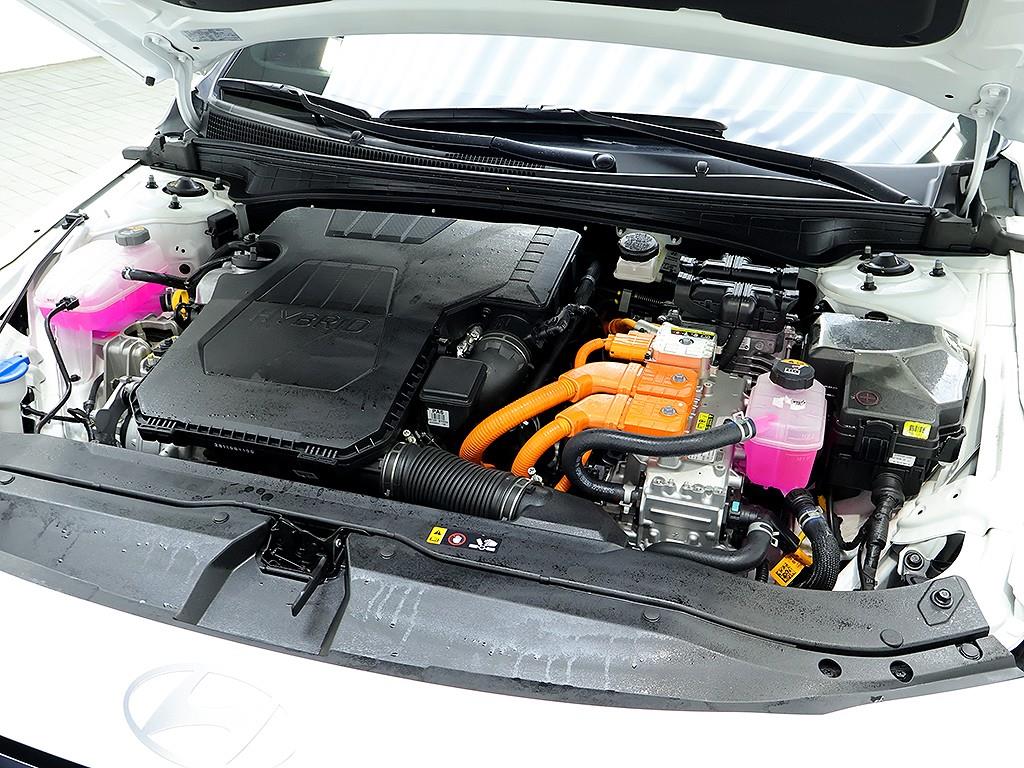 HYUNDAI Avante - Vista 8