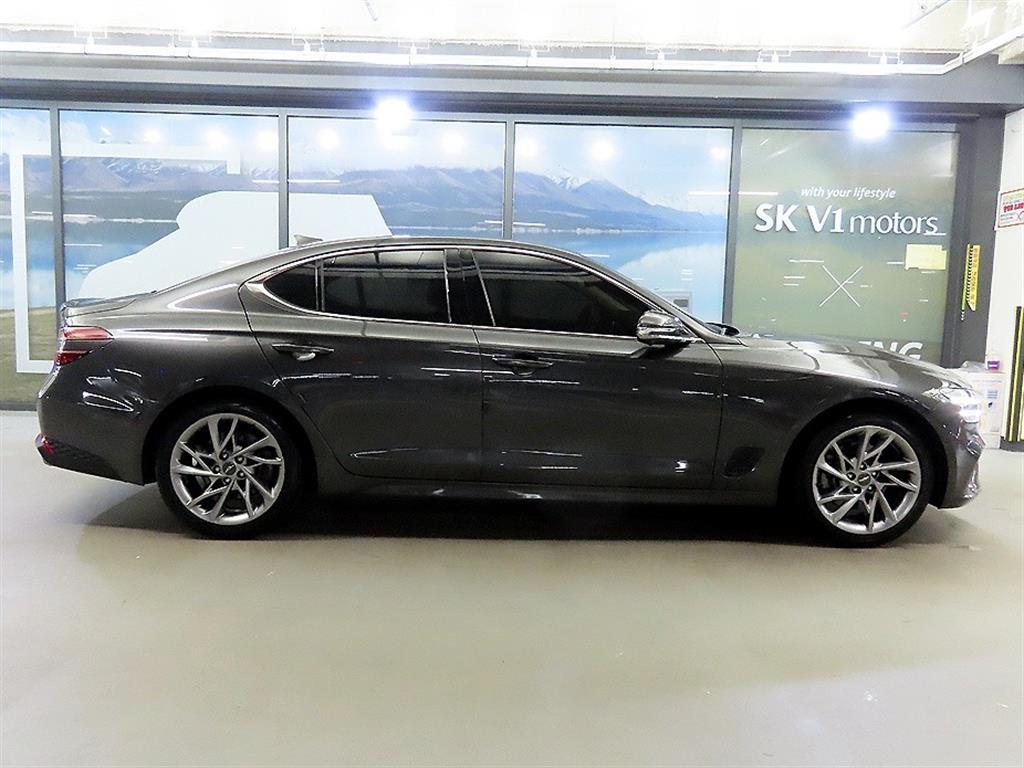 Genesis G70 - Vista 3