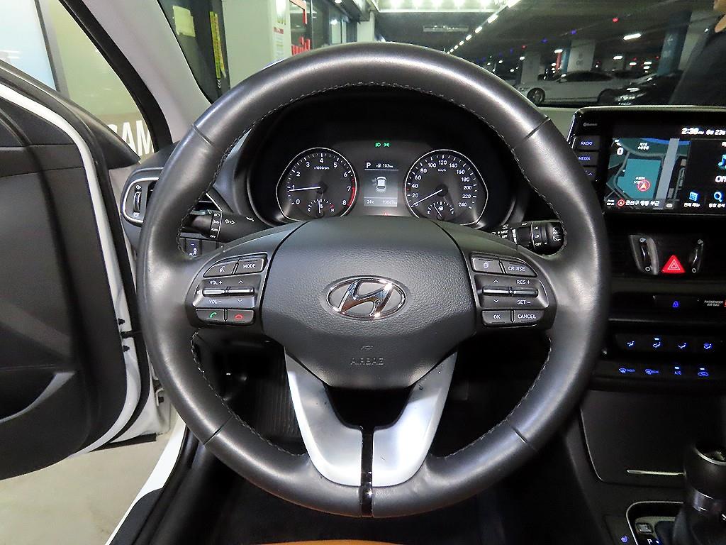 HYUNDAI i30 - Vista 8