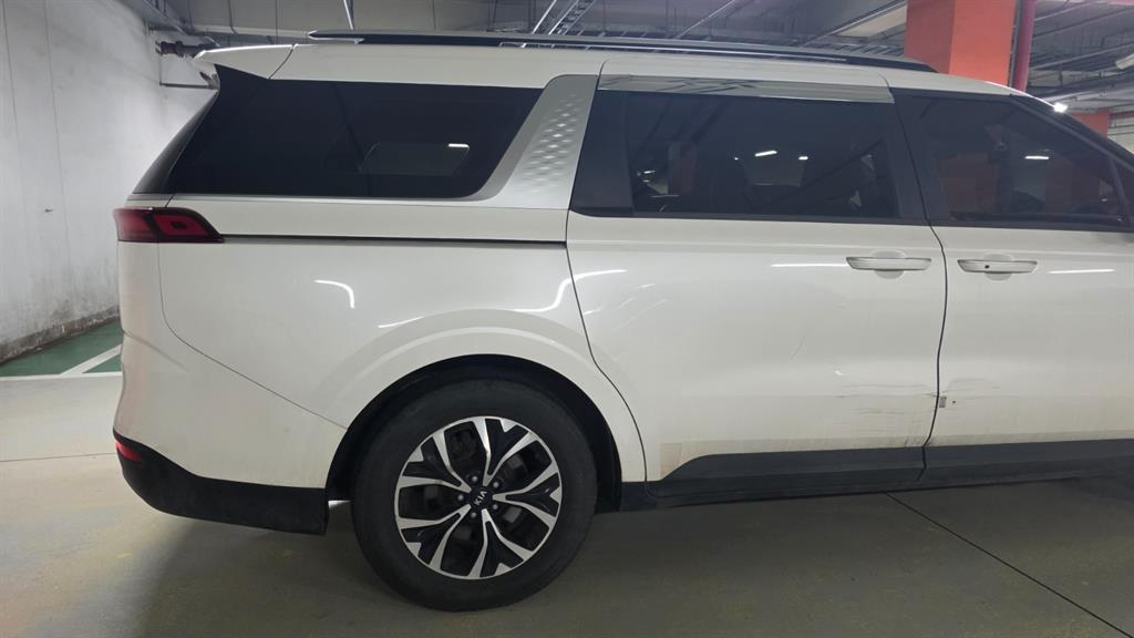 KIA Carnival - Vista 8