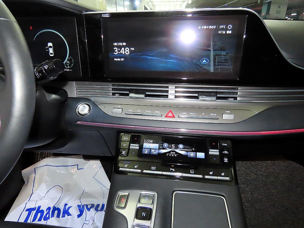 HYUNDAI Grandeur - Vista 11