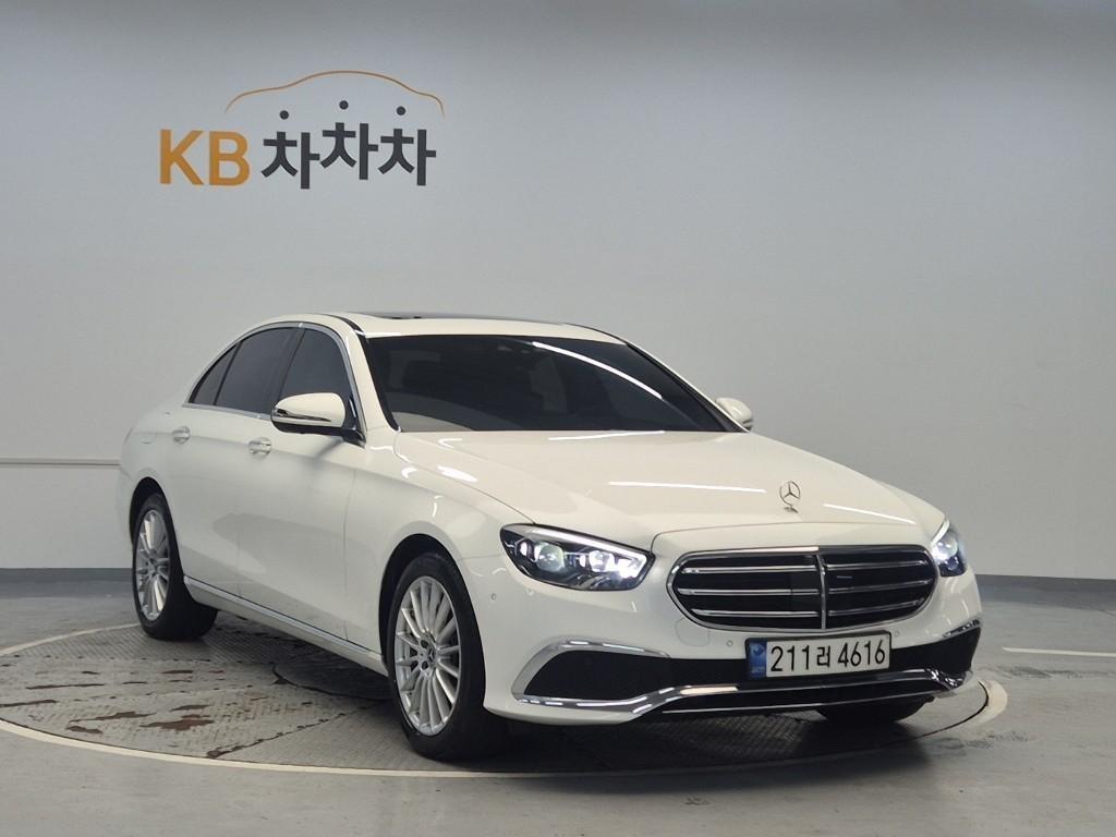 Mercedes Benz E class - Vista 3